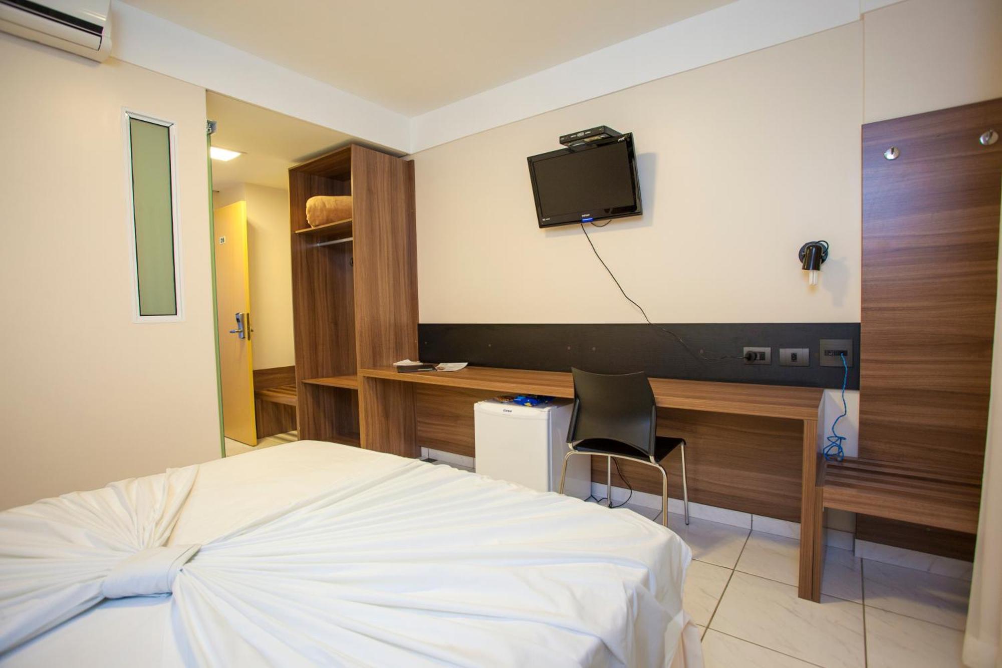 Estoril Hotel Marília Dış mekan fotoğraf